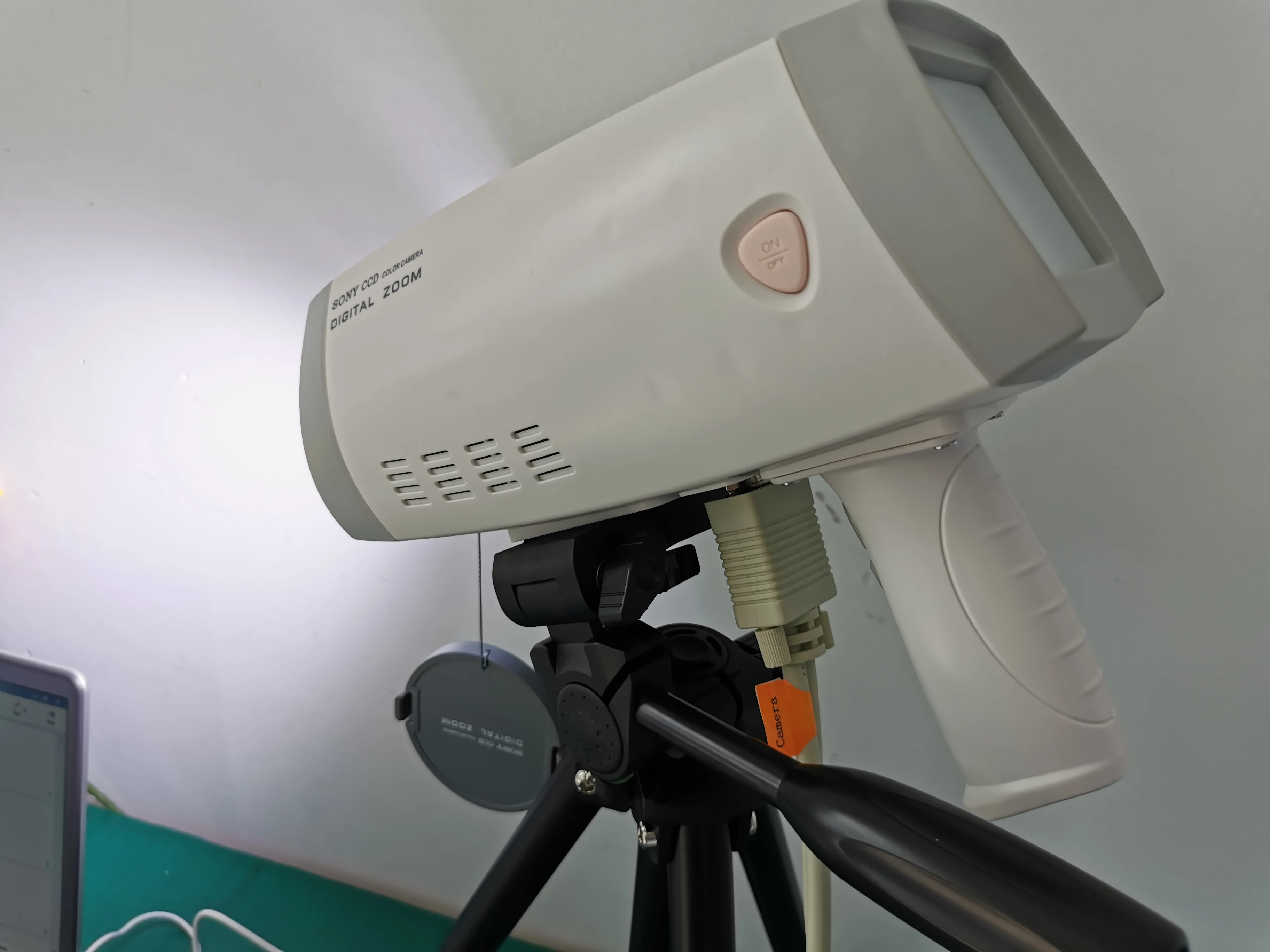 Portable digital colposcope