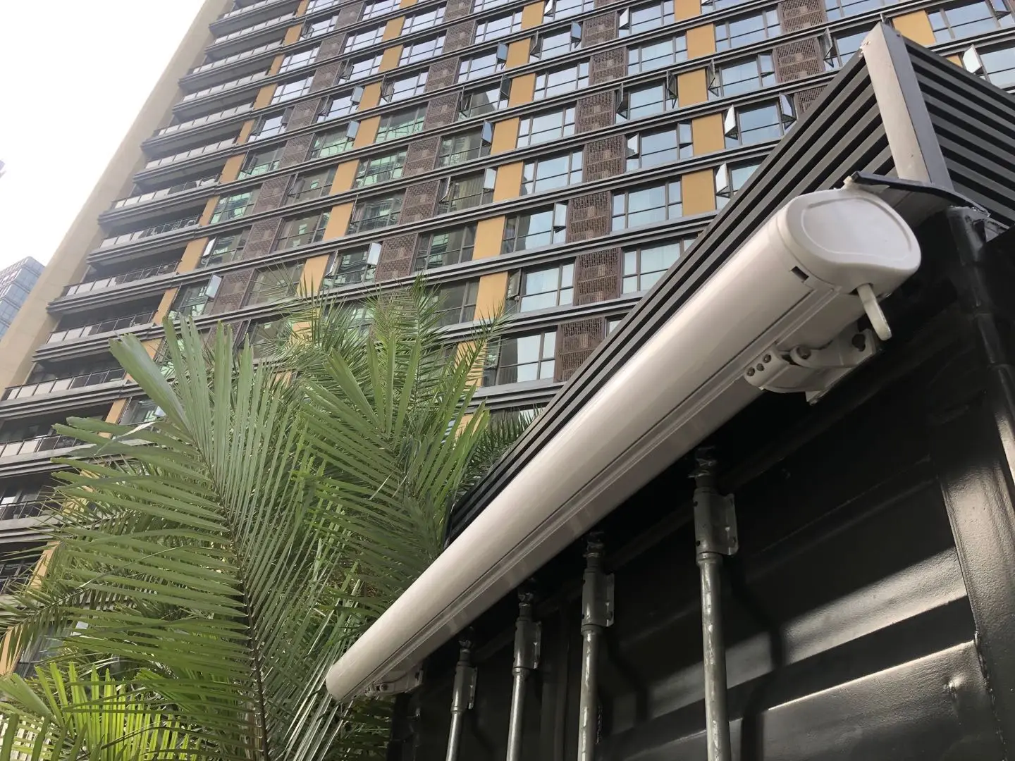 Outdoor Sunshade Remote and Manual Control Retractable Full Cassette Awning retractable awning Aluminum Patio Motorized awning