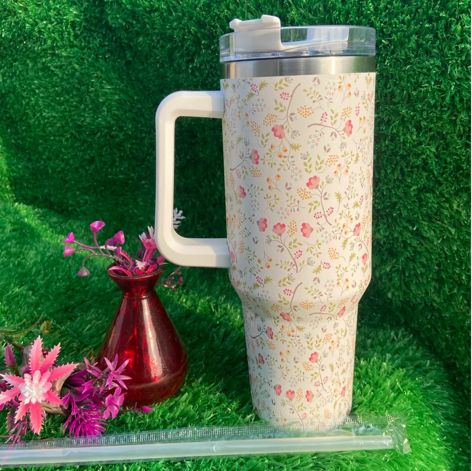 Wholesale High Quality Double Wall Tumbler White-Small Flower Style Tumblers With Lid And Straw