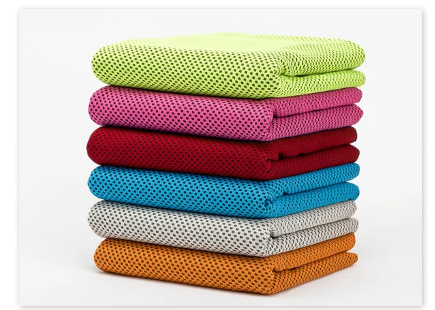 Wholesale Eco-friendly magic quickly drying soft multi-color Microfiber Custom Logo Printed instant cooling towel with bottle