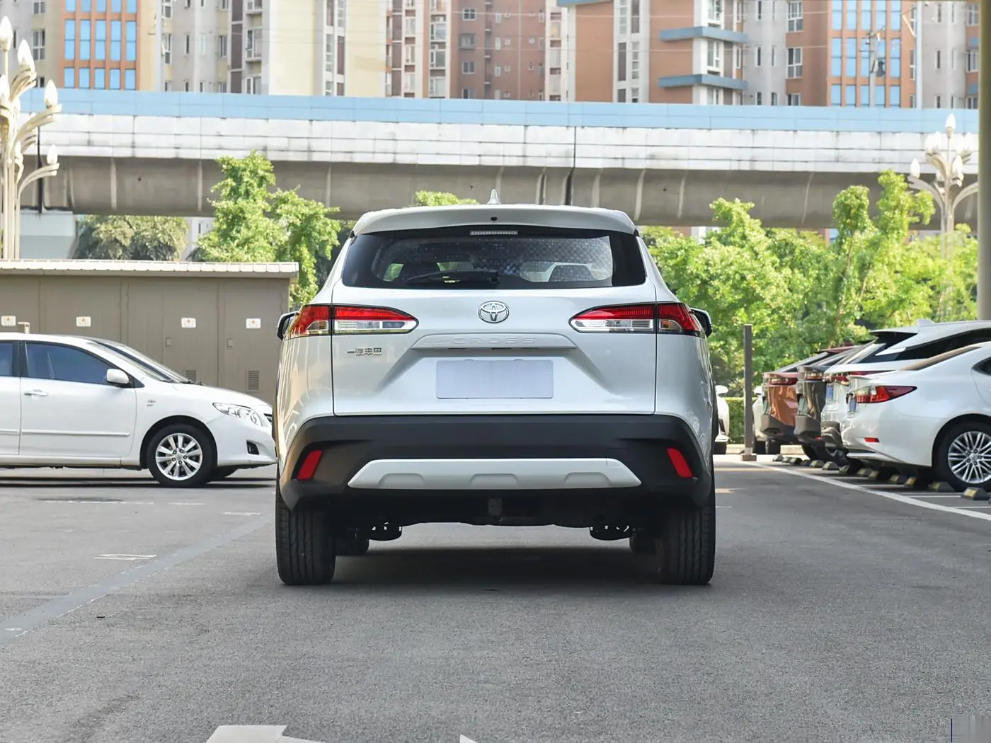 2024 светодиодная Автомобильная интерио Toyo-ta Corol-la Cross Китай недорогие бензиновые компактные внедорожники 2 0 л 5 сидения топливные автомобили марки Fwd