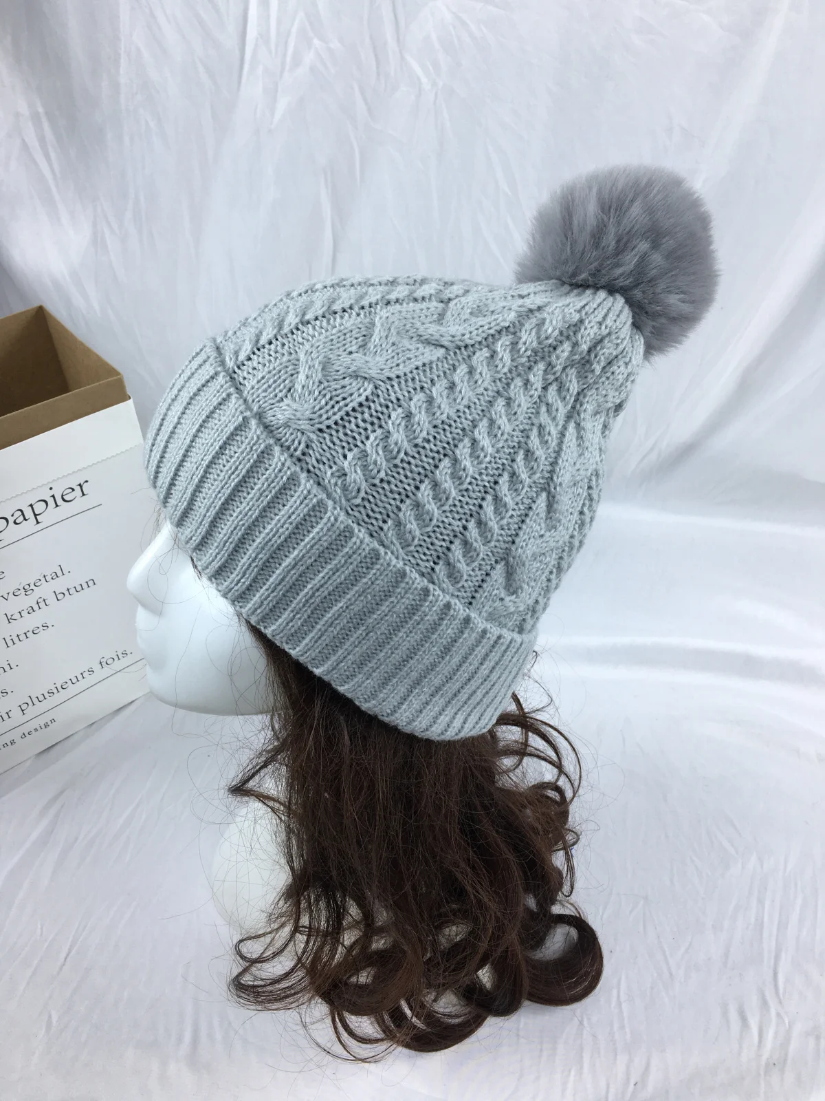 BSCI China Manufacturer Customized Fashion men girl cute cable knitted baby beanie hat with top matching fake fur pompom