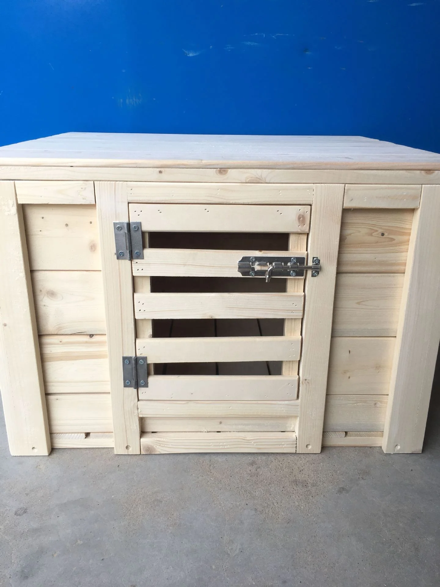 Weatherproof Outdoor Cat Shelter Wooden Pet House Condo Outside Feral Cat House