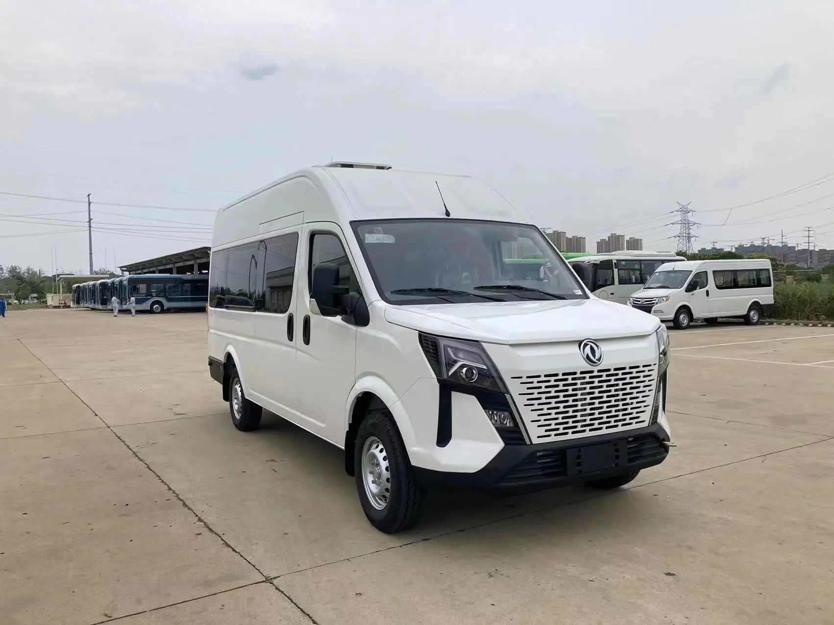 2023 новый дизайн Dongfeng U-van электрический автобус 4x2