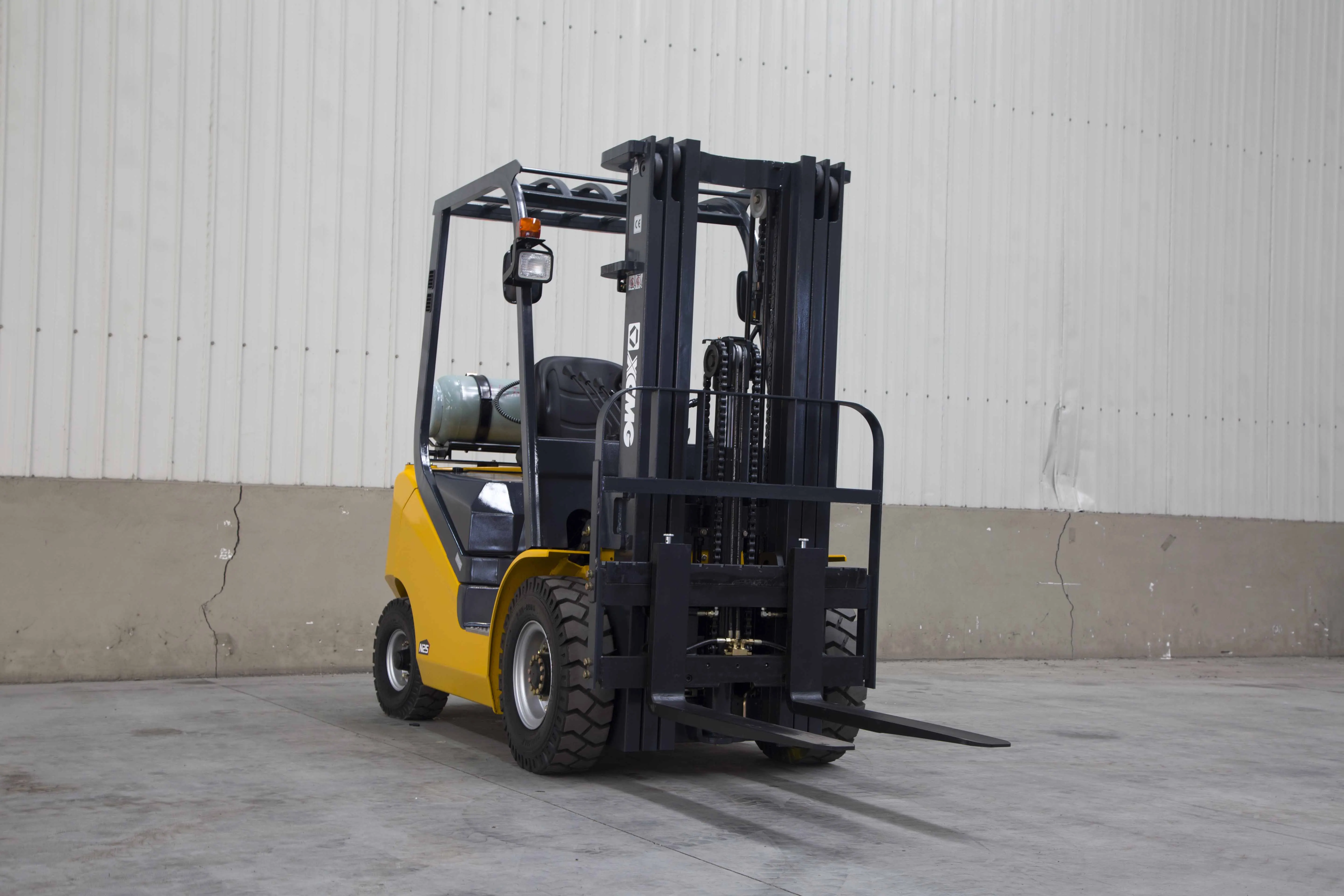 Китай Oriemac FGL25T-JA gasline/газовый вилочный погрузчик повышенной проходимости