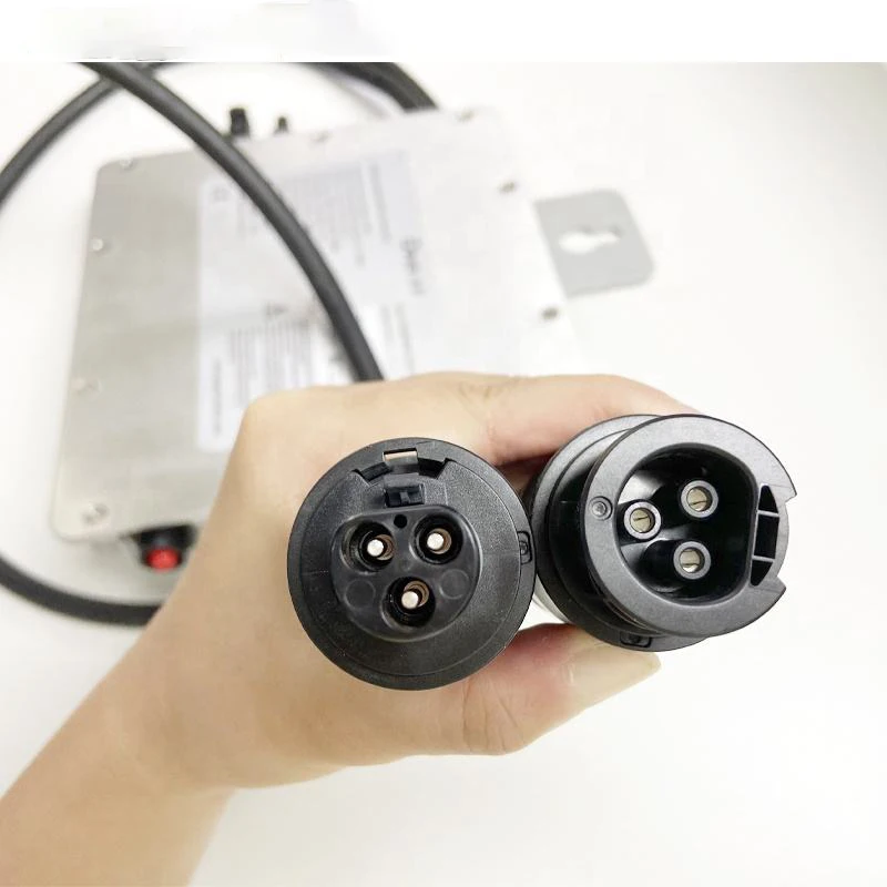 Deye microinverter 300W 60VDC 230VAC IP67 protection grade on grid solar system solar micro inverter SUN300G3-EU-230