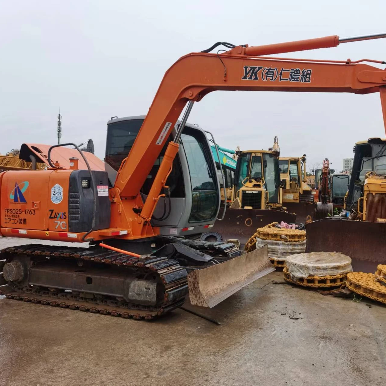 Lowest price used excavator 90% new made in Japan HITACHI ZX70 excavator hitachi70