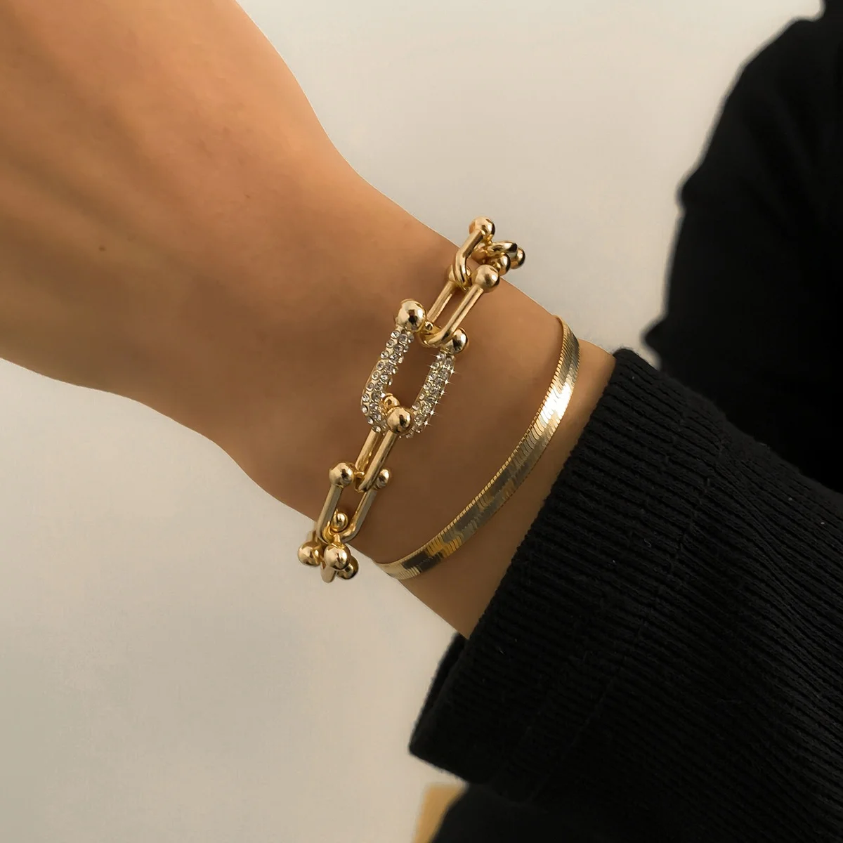 2 Pcs/ Set Statement Trendy Ladies Accessories U Shaped Lock Flat Snake Chain Bracelet Set For Women