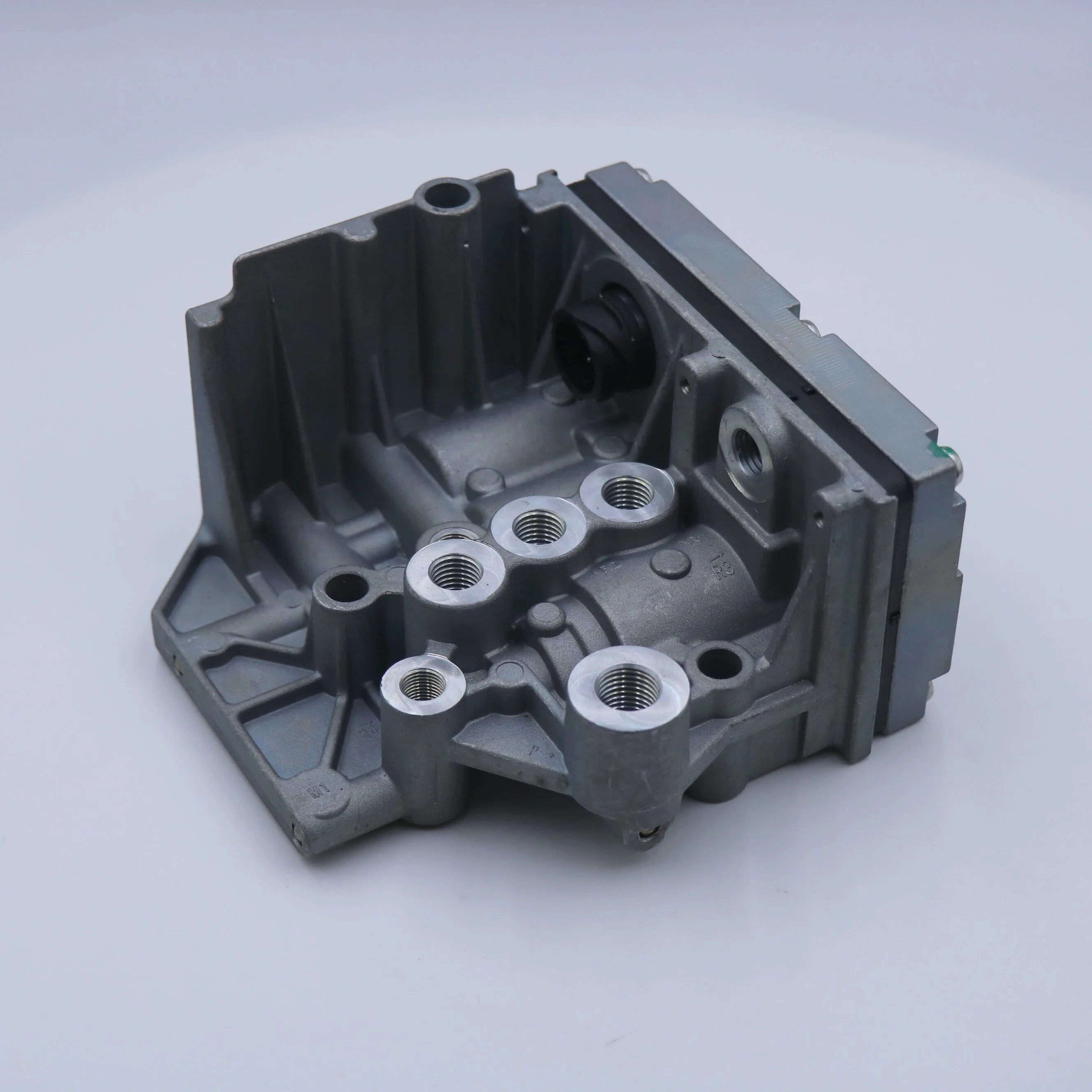 High quality Truck Solenoid valve 1773867 1910461 2423447 2472630 2539744 2591753 Fits for Scania truck parts