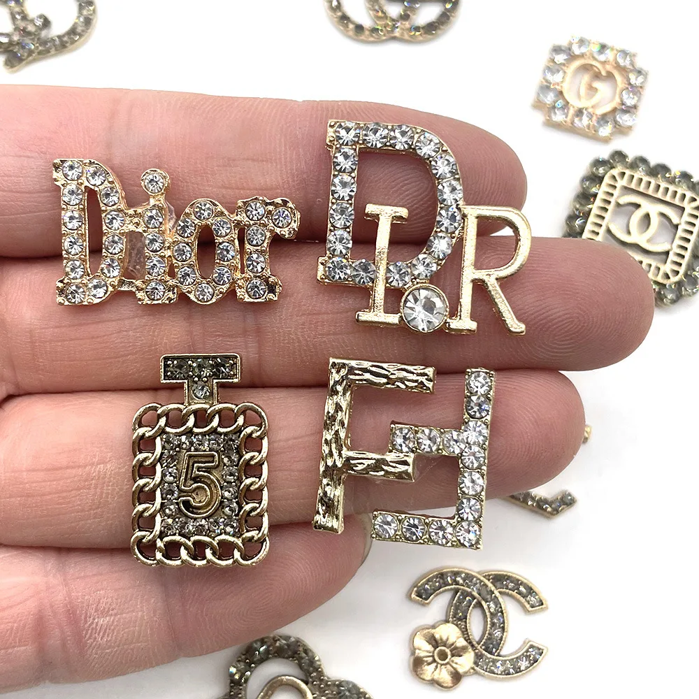 Wholesale Luxury Shiny Crocodile Skin Charming Shoes Decorative Shoes Metal Decorative Shoes Accessories Decorative Buckles