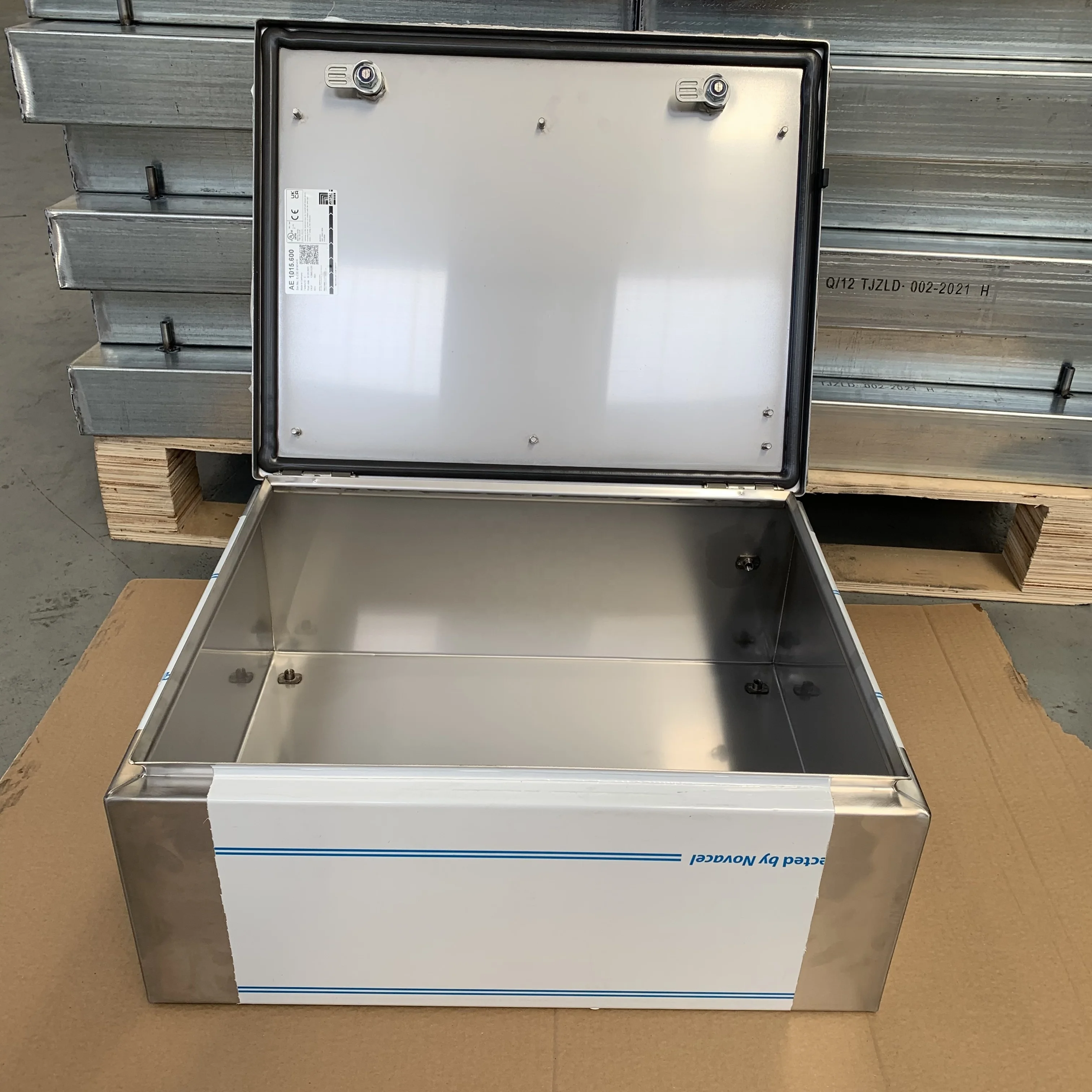 304 Stainless Steel Indoor and Outdoor New Energy Saving Switching Electric Box Steel Box