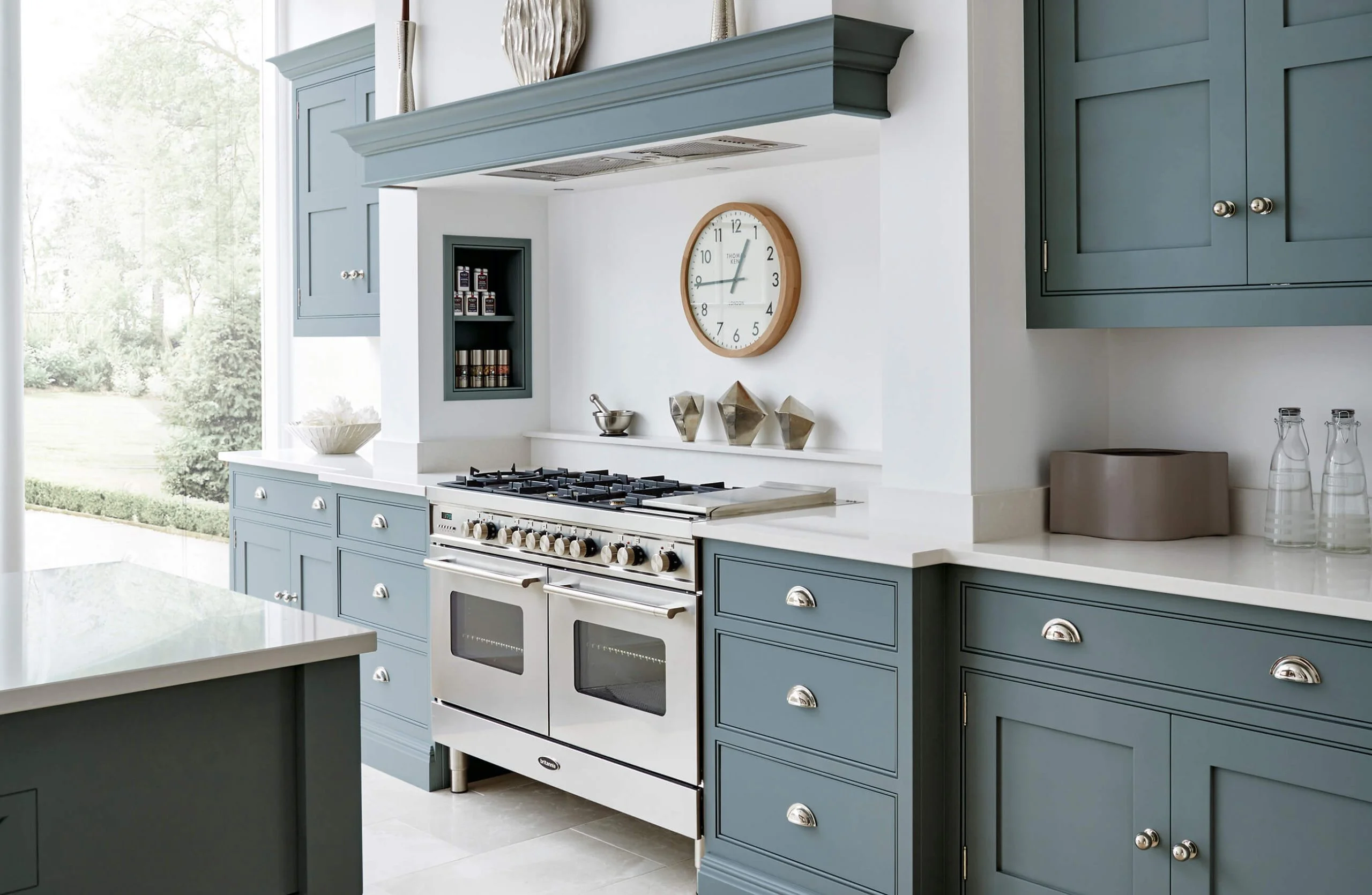 YALIG 2022 modern style manufacturer cheap professional customized wood luxury kitchen pantry cabinet