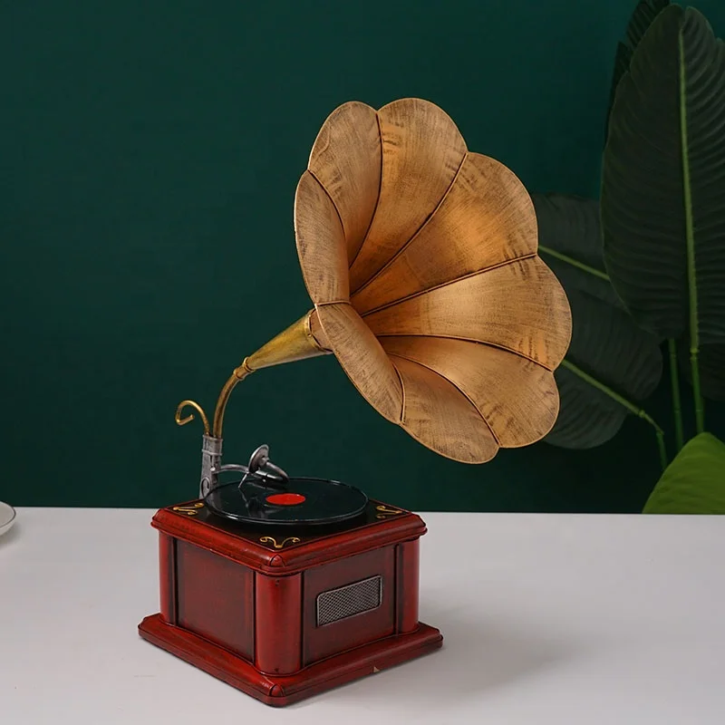 CY046 Classic Design Gramophone Hot Selling Music Box Big Size Iron Retro Phonograph Model For Coffee Shop Decoration
