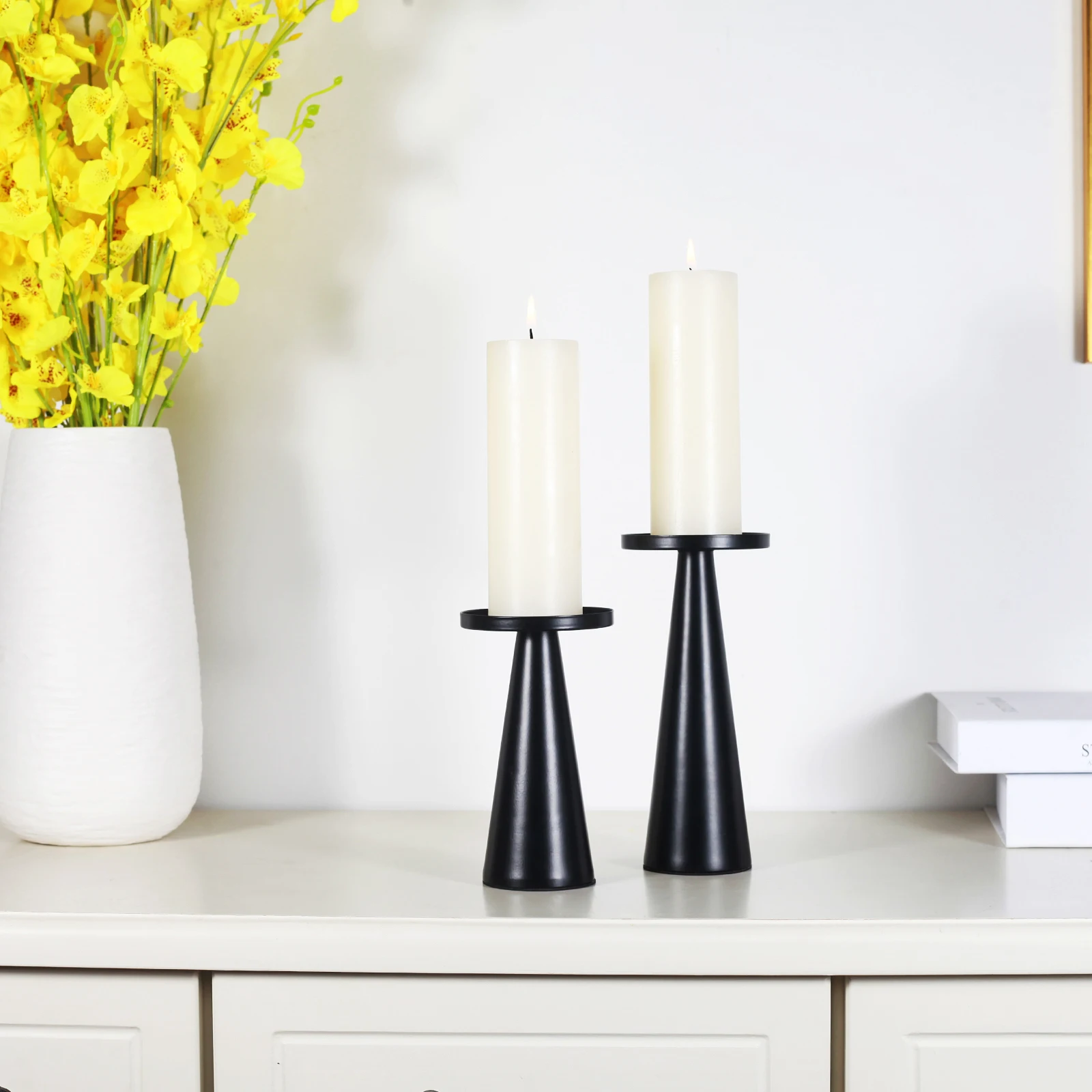 Candle Holders Modern Metal Candlestick Wedding Candle Stand Exquisite Christmas Desktop Party Decor for Home Decor Black Gift