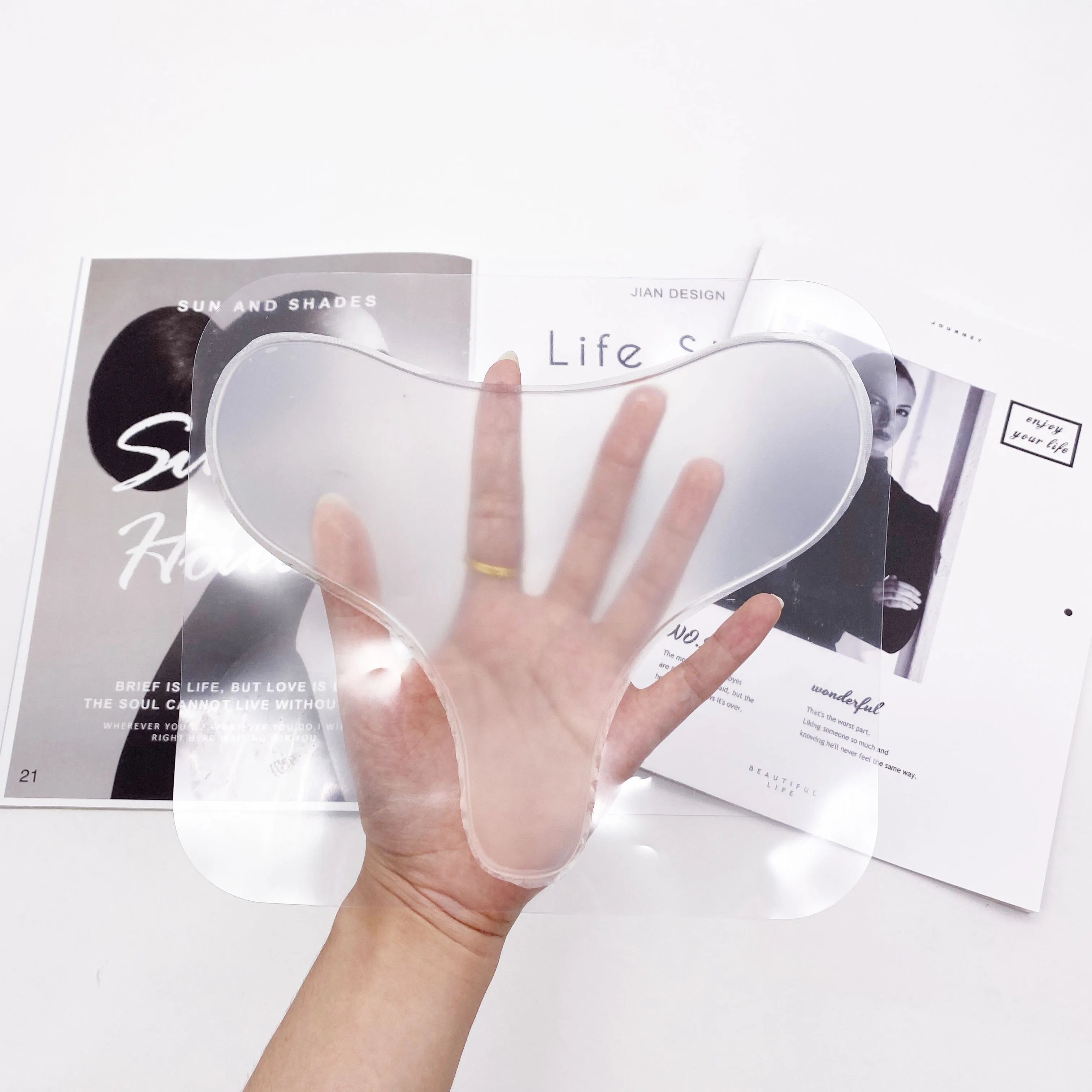 
High quality T Triangle Heart Shape Reusable Adhesive silicone Chest Wrinkle Pads Anti Wrinkle Prevent and Eliminate Wrinkles 