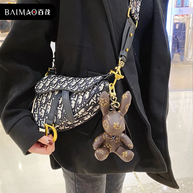 
2021 newstyle Bear car key chain female Korean lovely creative personality presbyopian doll bag key bag chain pendant key chain 