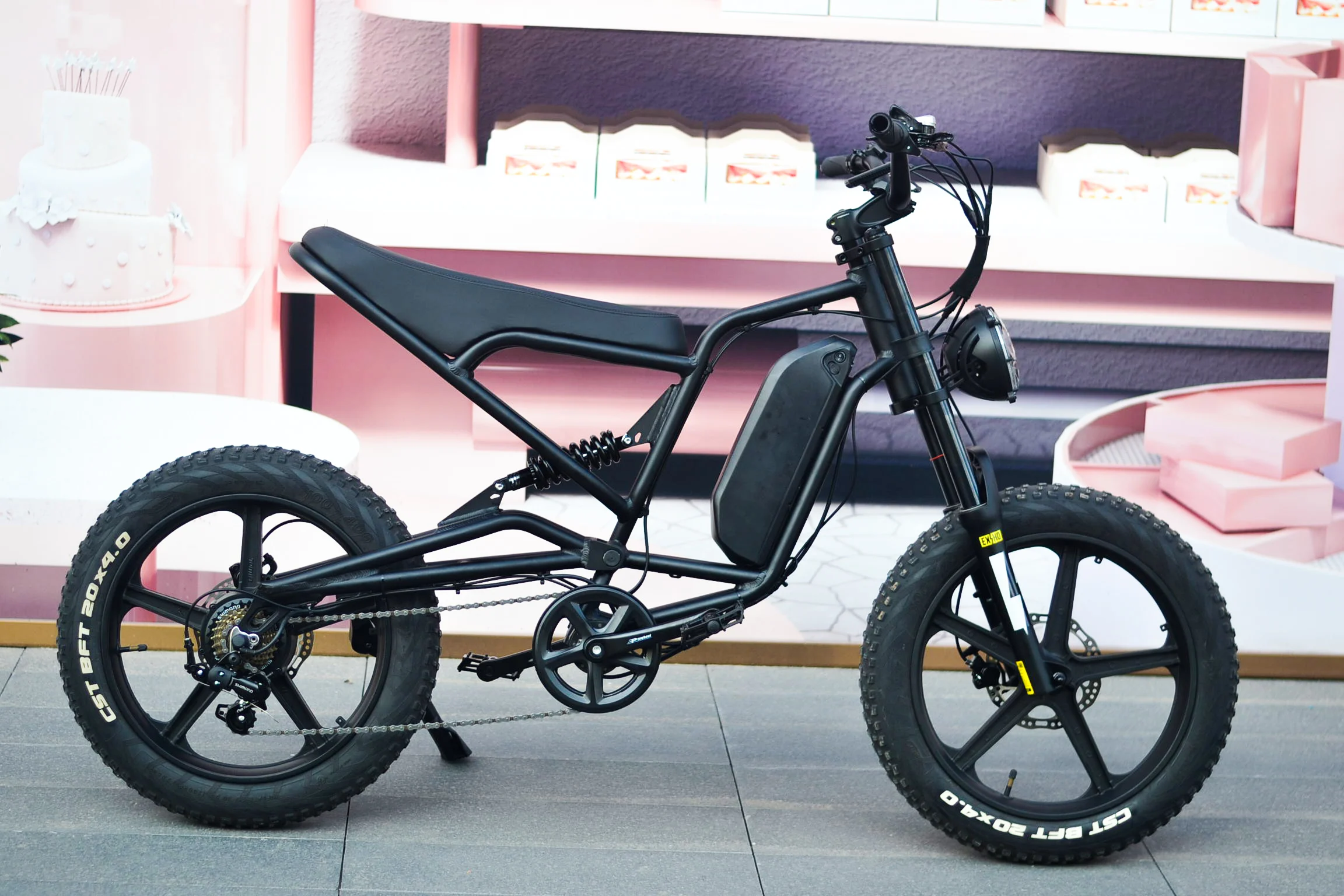 2024 New 48V 750W 21Ah Electric Bike/Motorcycle 25 kmh Speed 7-Speed Electronic Throttle Velocipede Pedal Sensor Fast Delivery