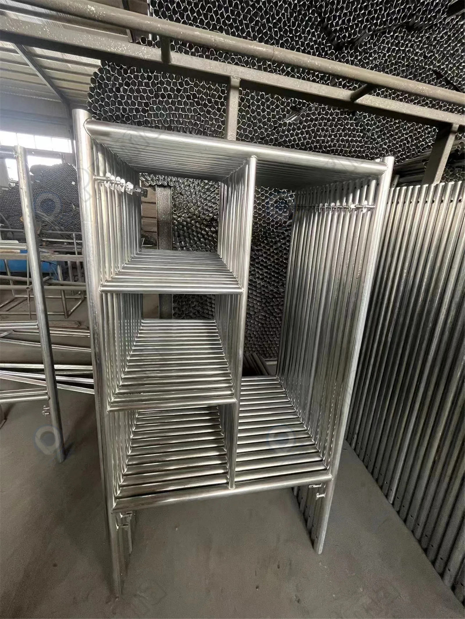 Scaffold aluminium mobile easy with wheels aluminium scaffolding set with telescopic ladder on each side