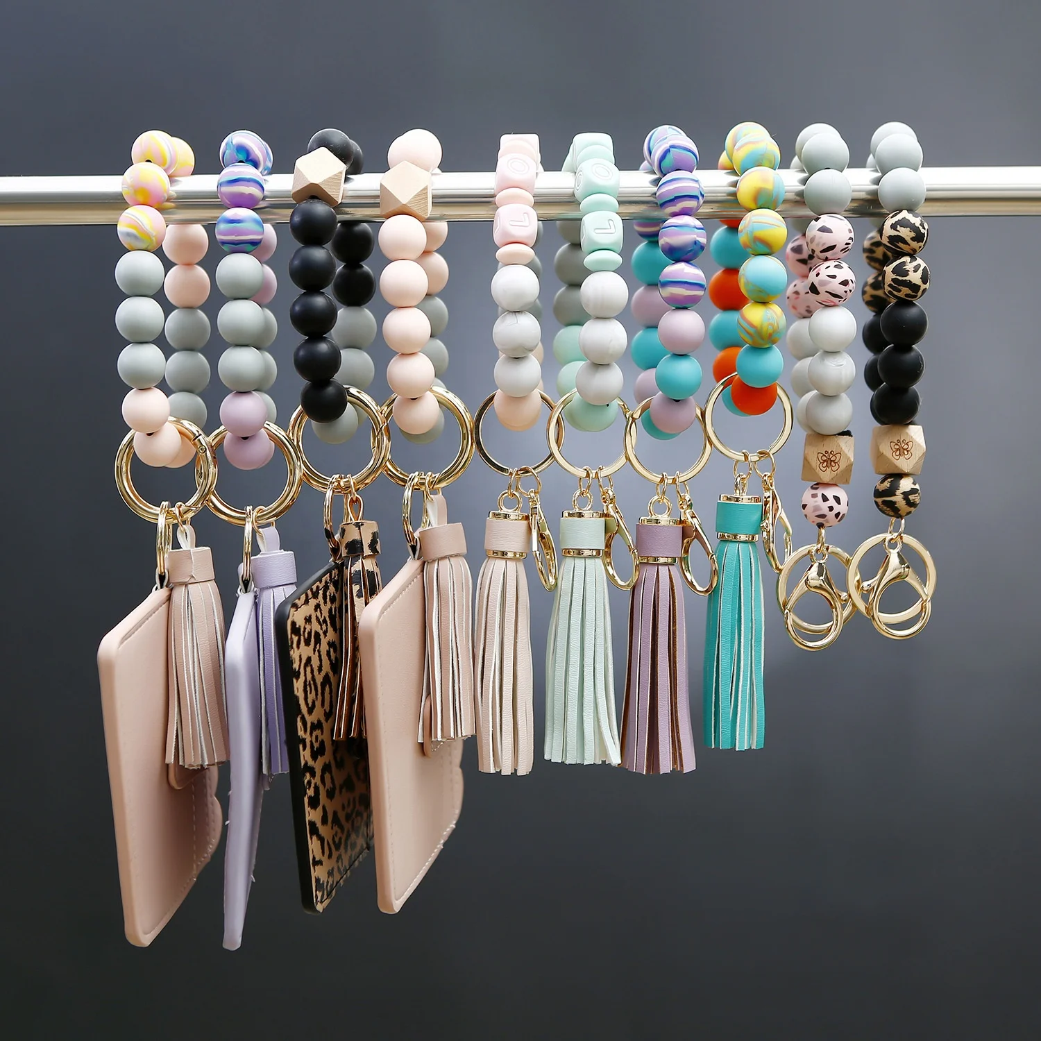 Elastic Car Tassels Wooden Beaded Keys Ring Holder Women Leopard Silicone Beads Bangle Keychain Wrist Key Chain Keyring Bracelet