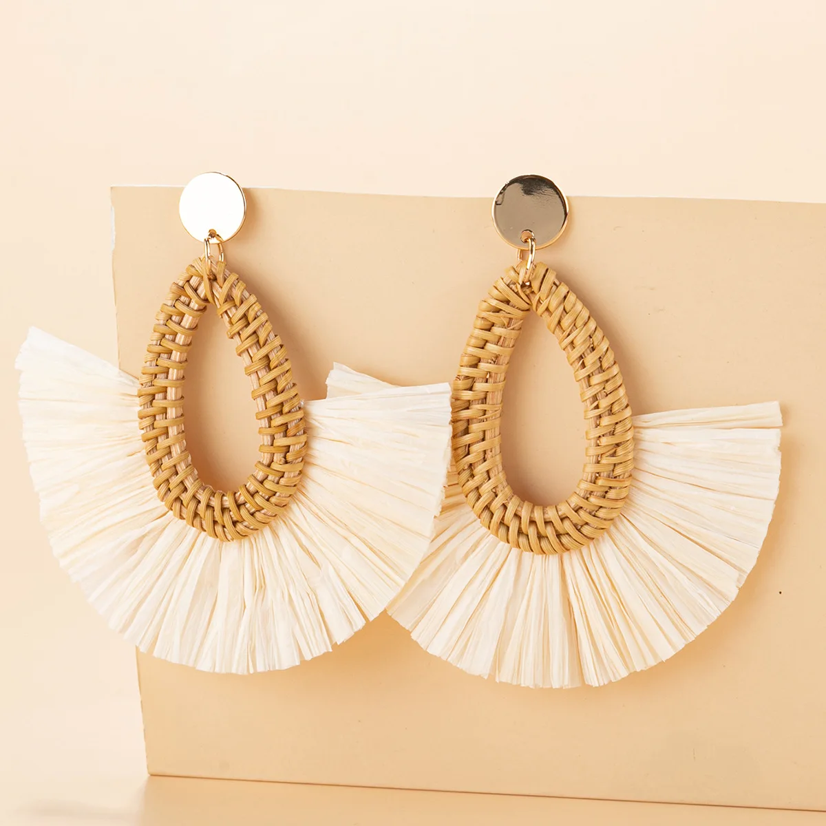 2022 New Stylish Ins Bohemia Ethnic Style Fashionable Handmade Bamboo Rattan Raffia Wood Round Fan Shape Drop earring for women