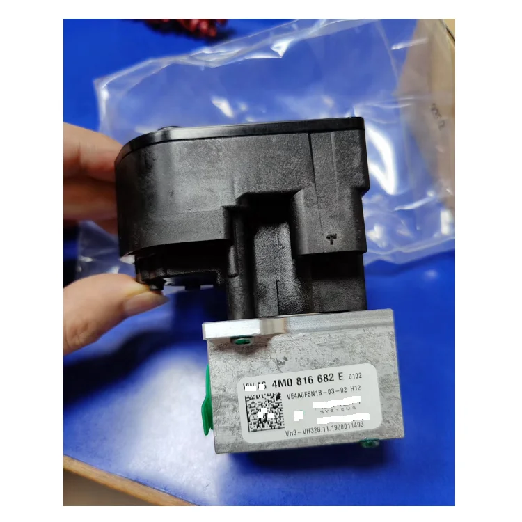 
 4M0816682E 4M0 816 682E 4M0 816 682 E 4M0-816-682E 4M0-816-682-E Автозапчасти для нового Q7  