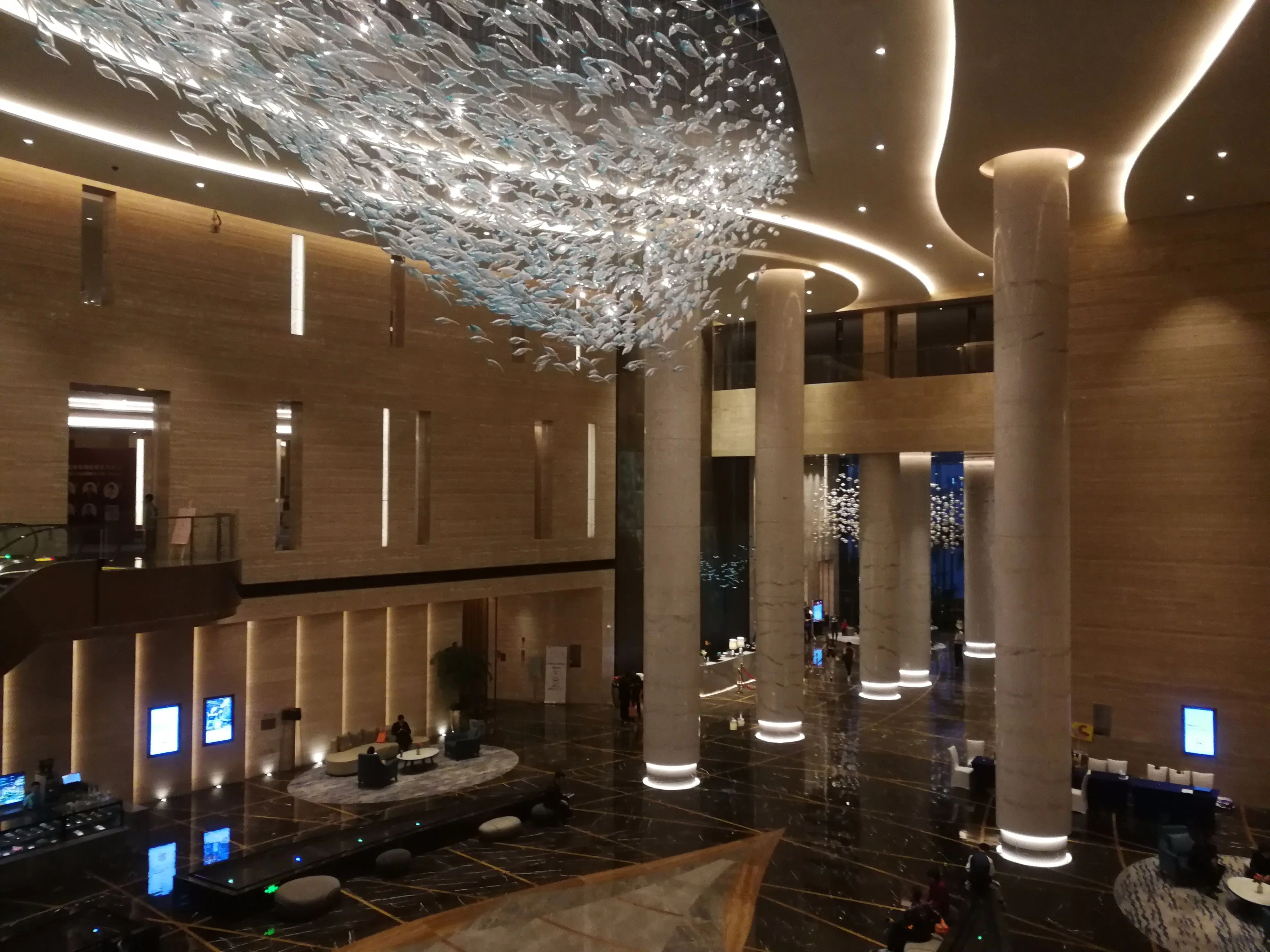 Подгонянный проект большой серый Мраморный Столб колонны дизайн декора Крытый мрамор круглая колонна облицовка