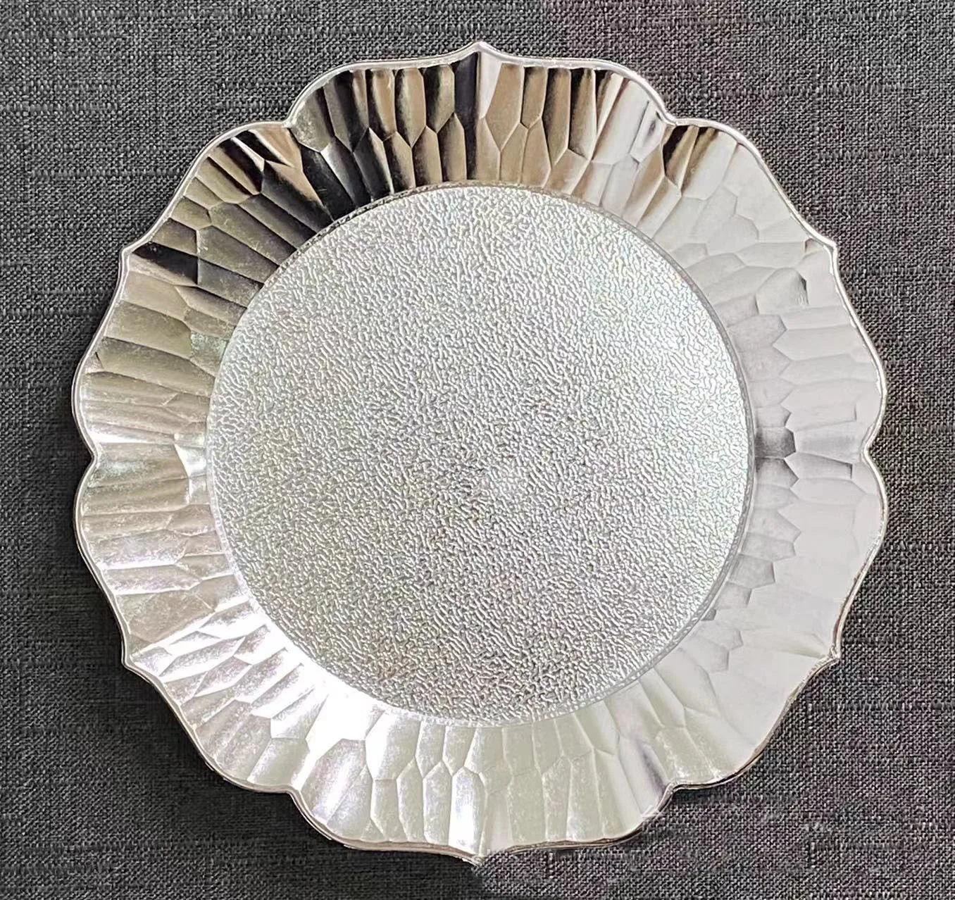 2023 New Design Charger Plates plating plastic petal type for Wedding party decoration Charger Plate wholesale