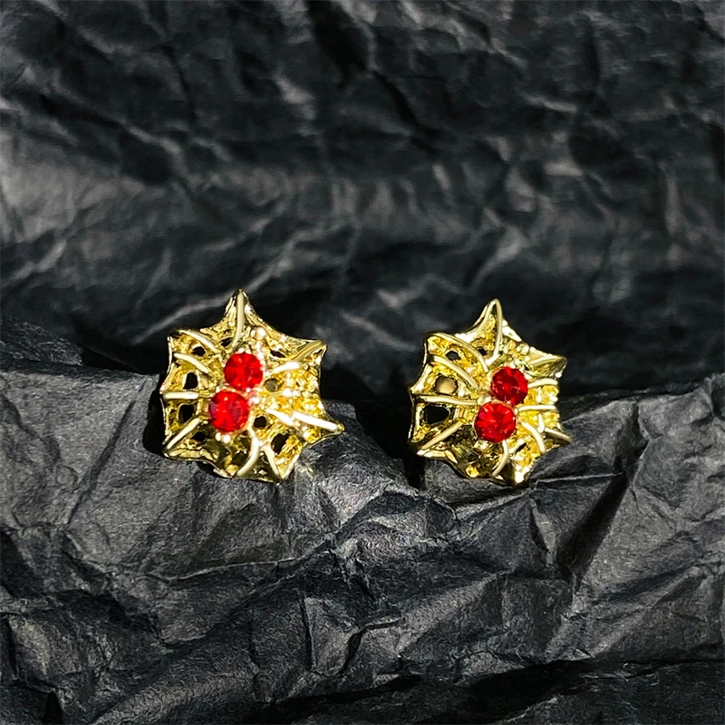 Металлические серьги в виде животного