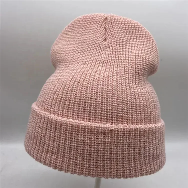 Wholesale Winter Plain Dyed Custom Woven Label 100% Acrylic Warm Knitted Beanie  Knit Hat Cuff Beanie Ginger Blank Hat With Logo