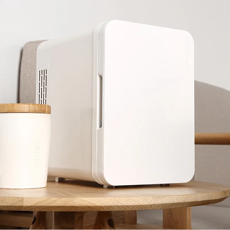 Wholesale customizable 4L 12V mini car refrigerator and cooler outdoor car mini fridge portable fridge