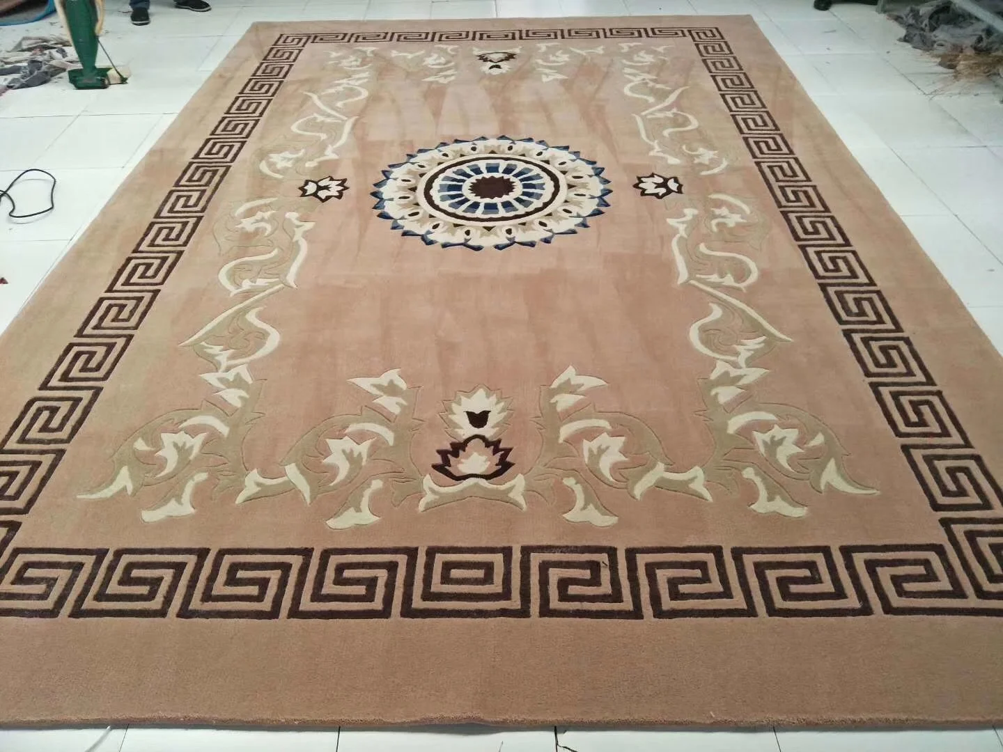 Custom Shape Floor Mats Hand Carved Designer Brand Logo Rugs Home Use Tufted Rug