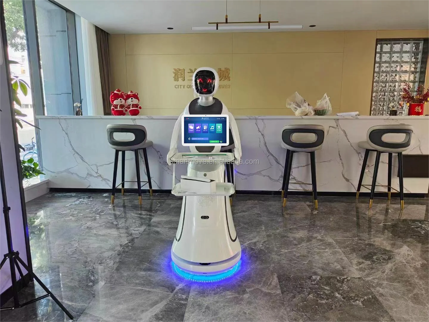Popular Smart AI Service Robot 31KG ABS Material Android Control Welcome Guiding Robot Condition Used