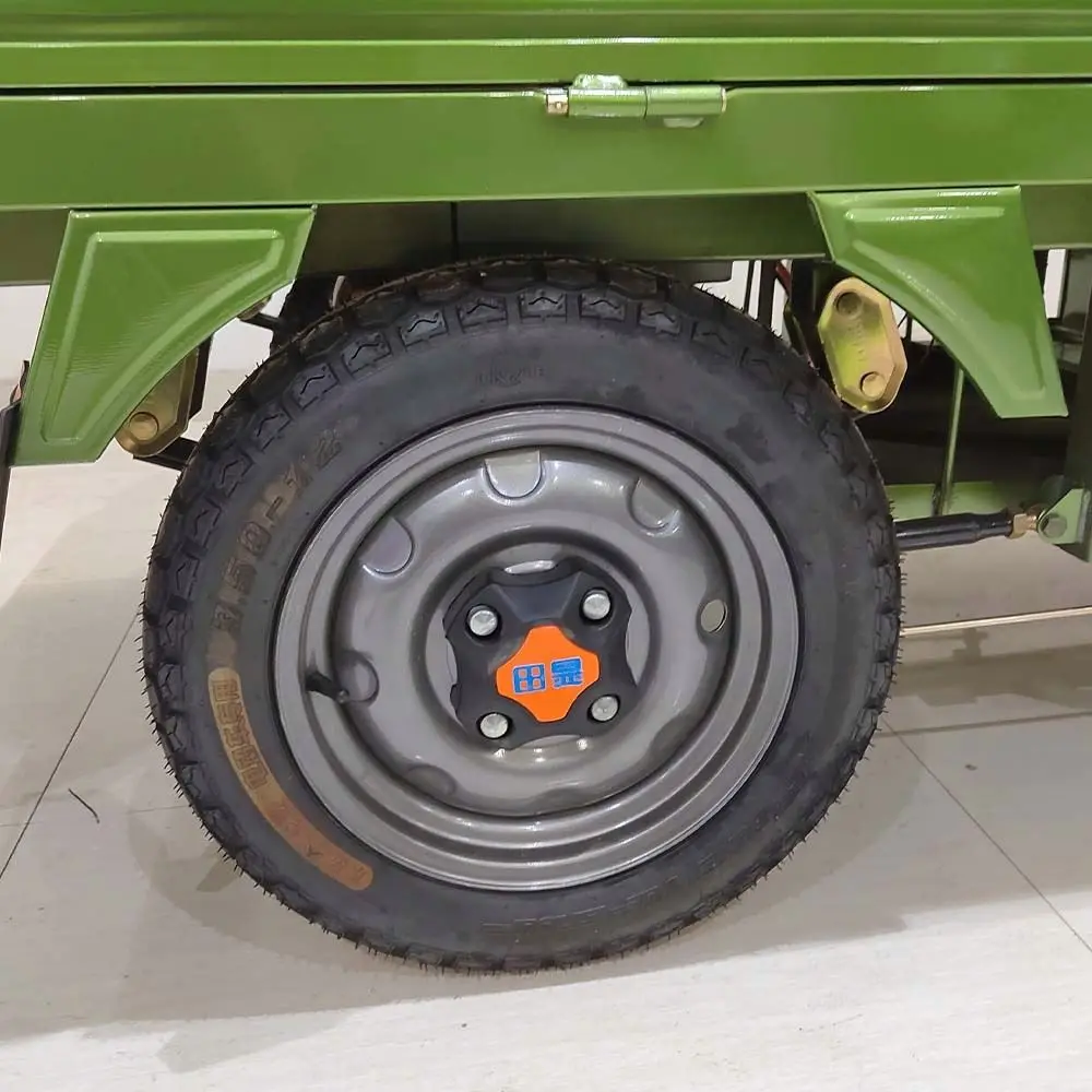 Reliable China 400KG 4 Wheel Fully Enclosed Auto Electric Mini Car for the Public