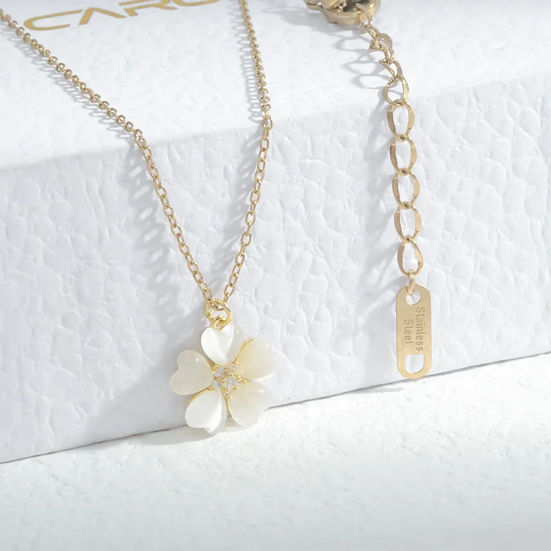 Female Petal Pendant Necklace Classic Titanium Steel Rose Gold Color Clavicle Chain for Girl Gift