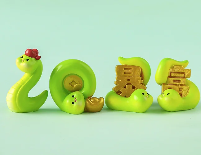 small gift kawaii cartoon chinese new year 3D snake decorations 2025 doll zodiac golden figurines resin kids art craft ornaments