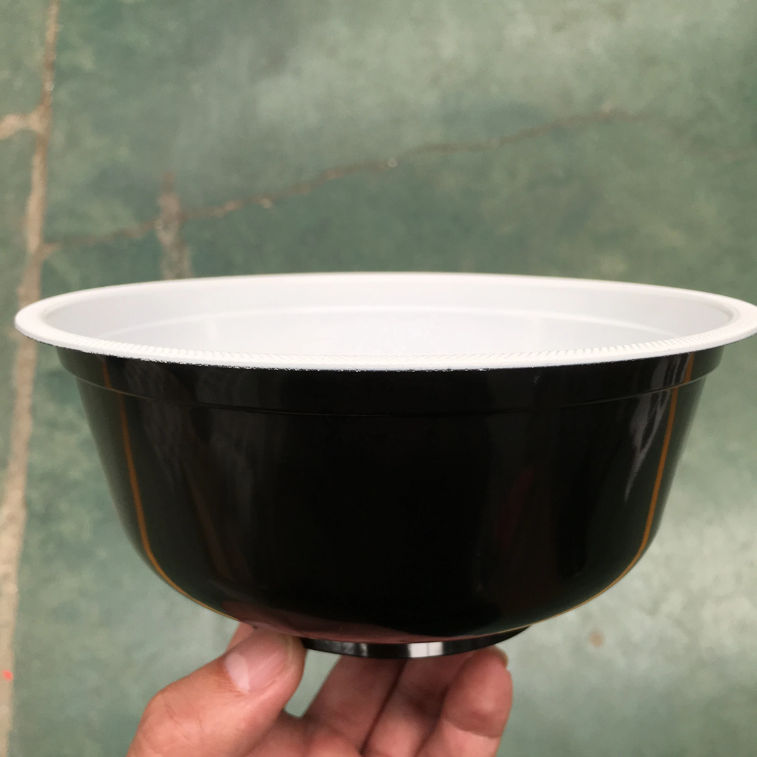 disposable plastic bowls