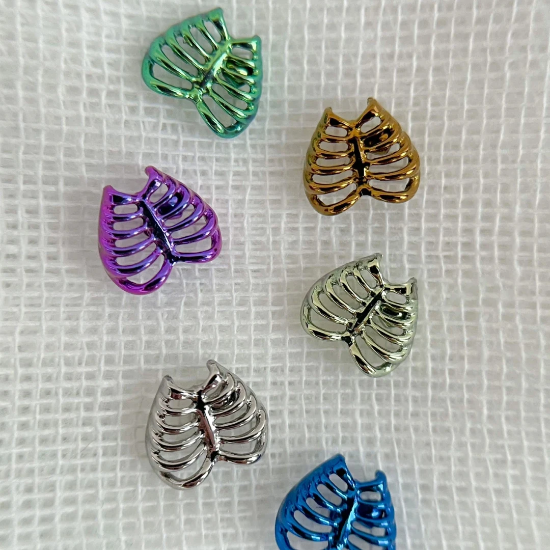 Calendo ASTM F136 Titanium Earring Piercing Jewelry Heart Skeleton Ribs Internally Threaded Titanium Labret Body Jewelry End