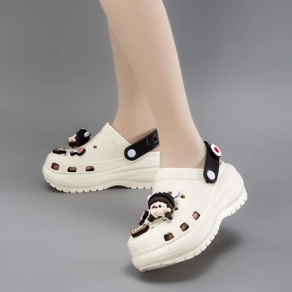 New Design Fashion Breathable Anti slip Kids Ladies Sandals Shoes Platform Thick Sole House Outdoor Casual slippers Women Clogs