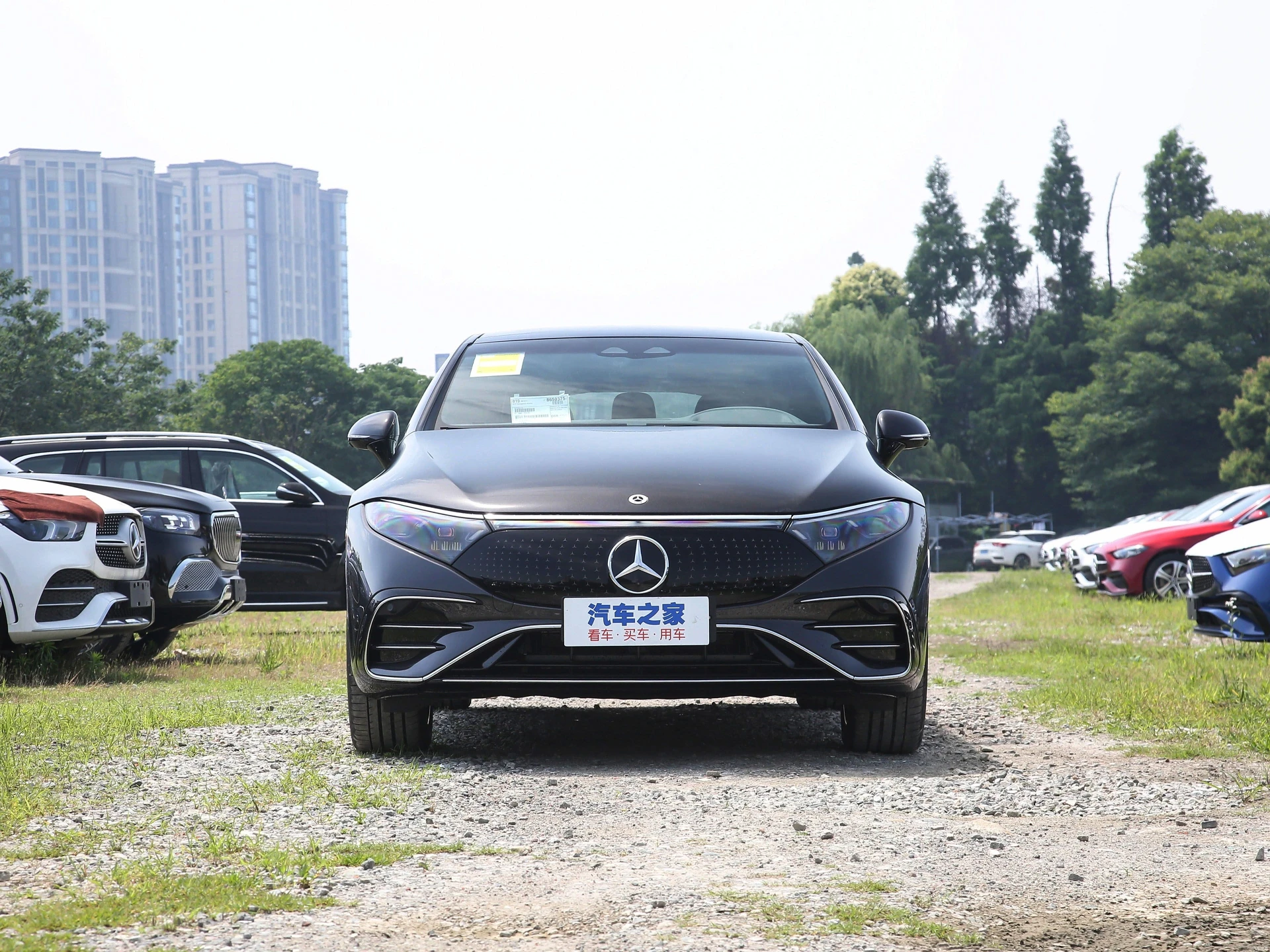 Аккуратно чистый Подержанный 2022 Merceds-Benc EQS 450 + 4dr Седан доступен