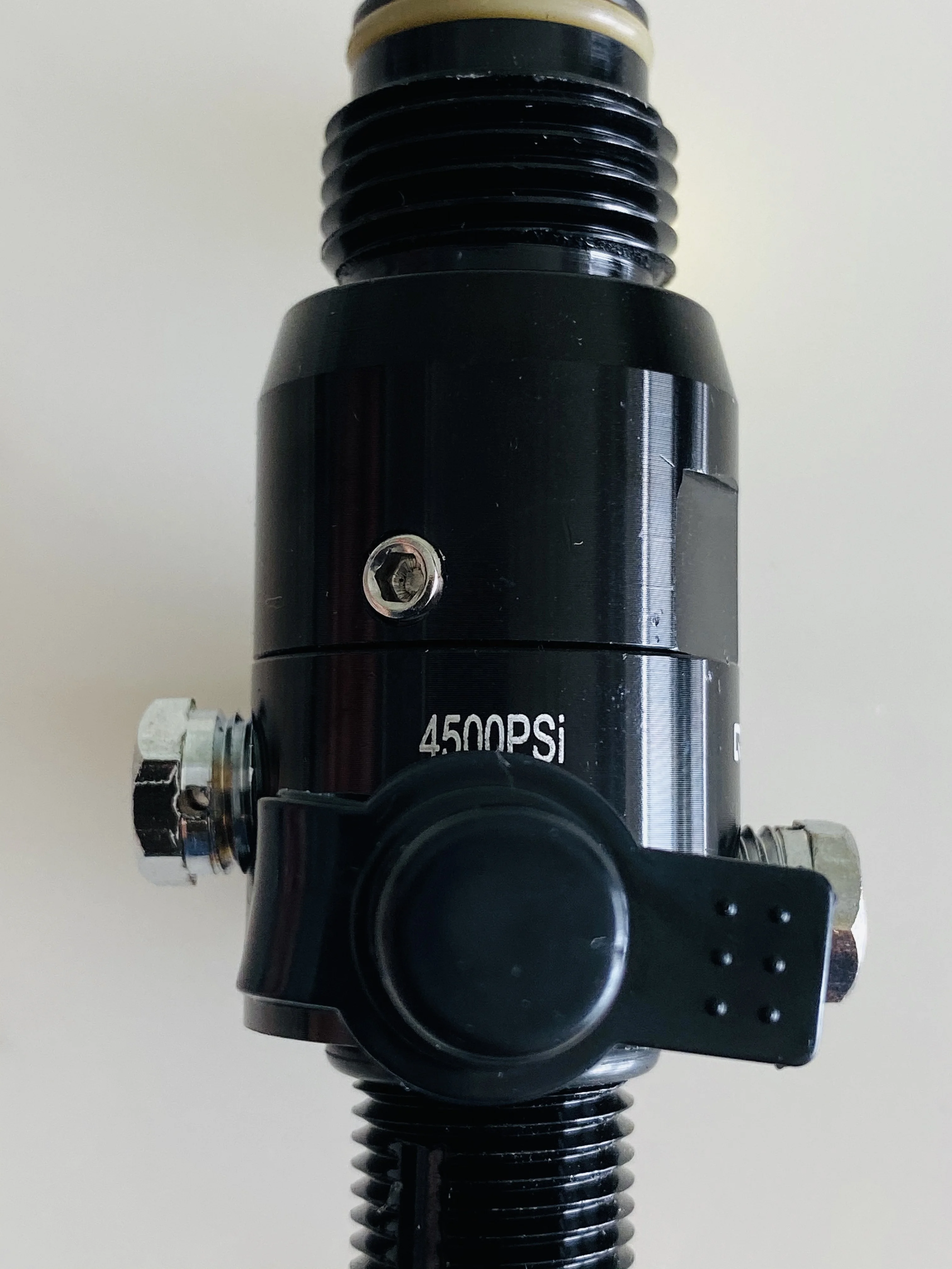 PCP paintball tank regulator 4500psi input with 2200psi output