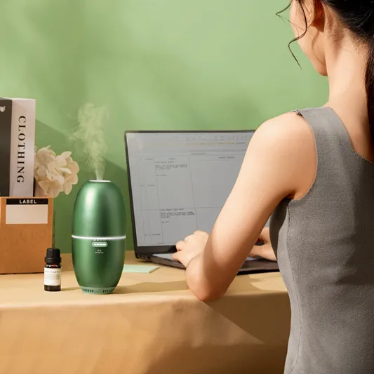 
Wholesale custom Round battery cordless fragrance mini air essential oil diffuser for car using 