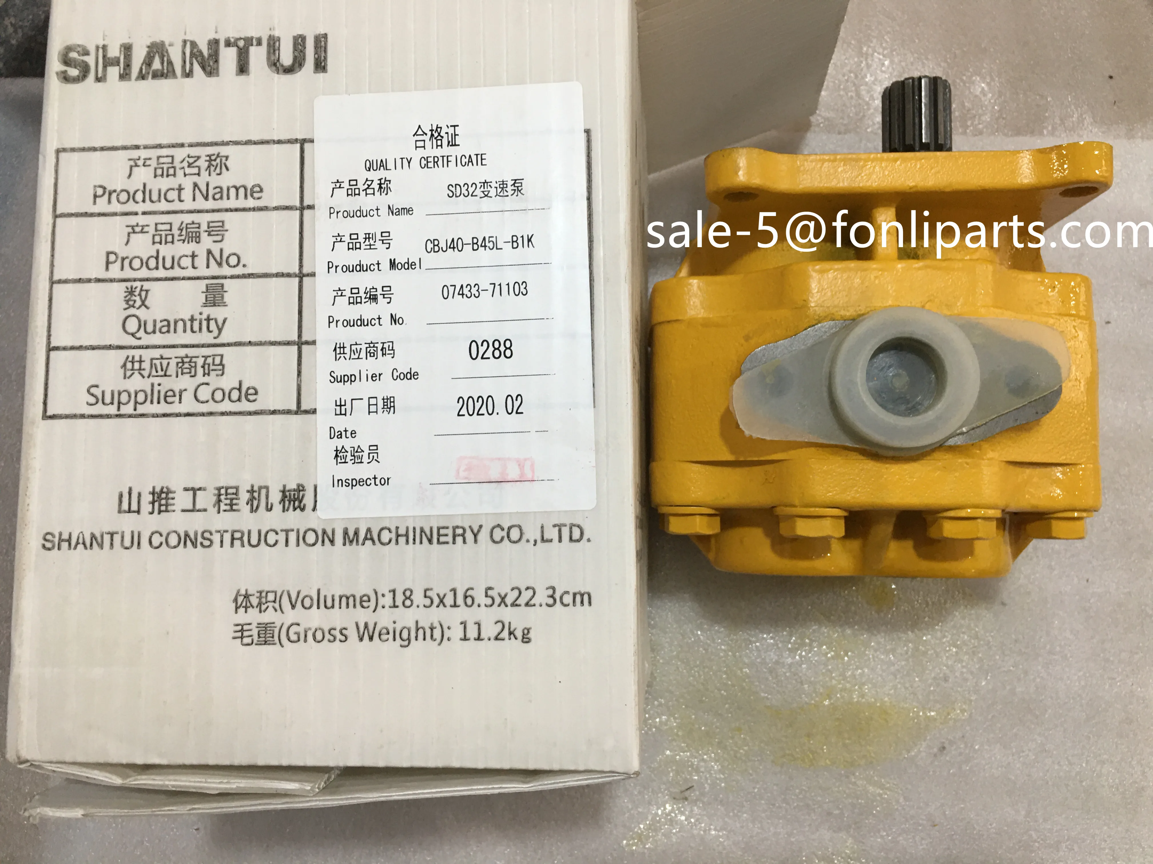 Original Shantui Bulldozer SD32 Transmission Pump 07433-71103