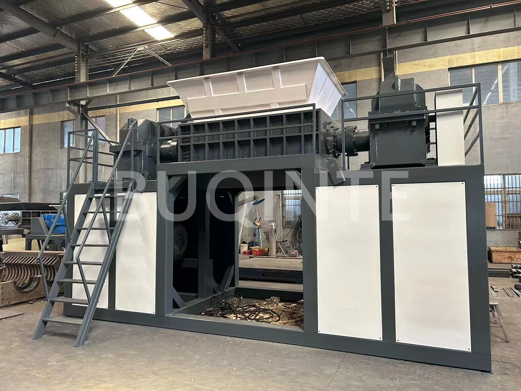 1000-2000kgh Double shaft large tyre shredder machine engine plastic crushing shredder machine for sale