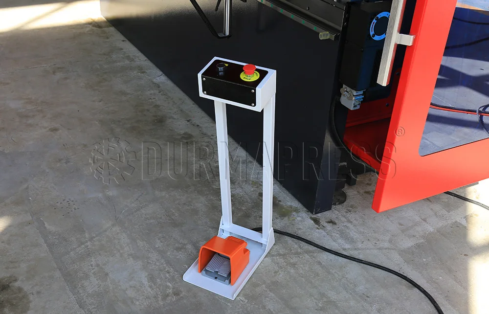 At A Loss 125 TON 3200Mm CNC 7 Axis  Hydraulic Sheet Nanjing Press Brake Machine With Delem DA66T For Sale