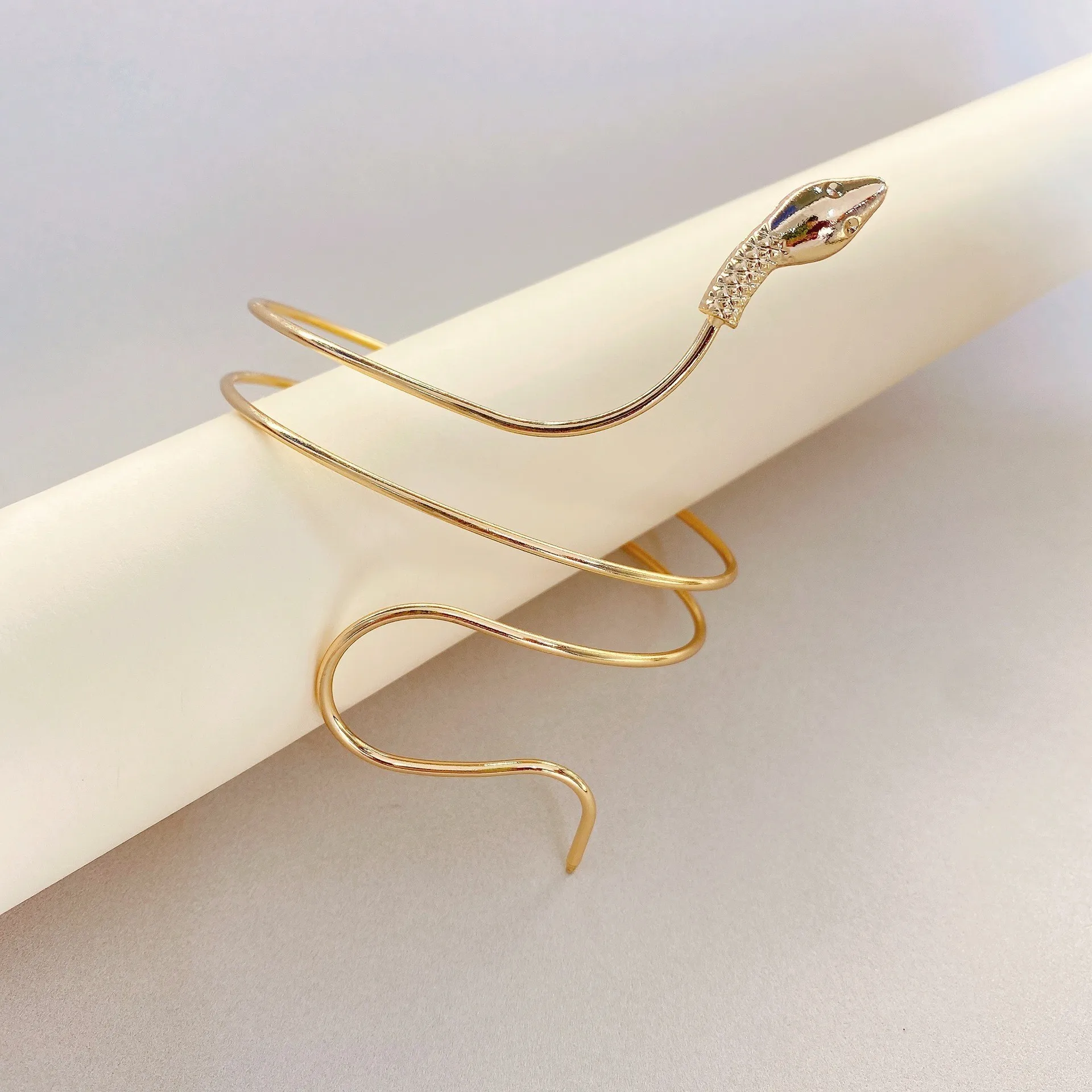 Factory Direct Sale Hot Selling Simple Silver Gold Arm Rings Personality Metal Spiral Alloy Snake Arm Ring