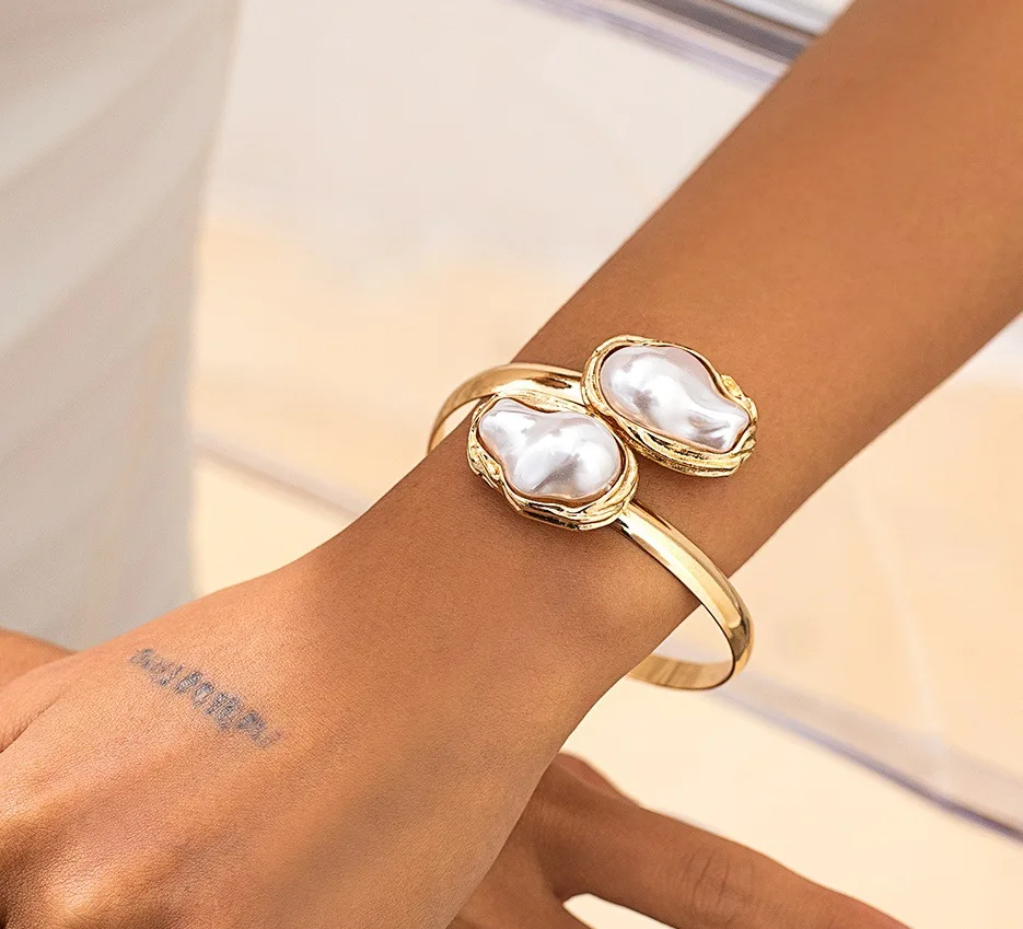 French Baroque Special-Shaped Pearl Necklace Vintage Niche Alloy Clavicle Chain Suit for Women