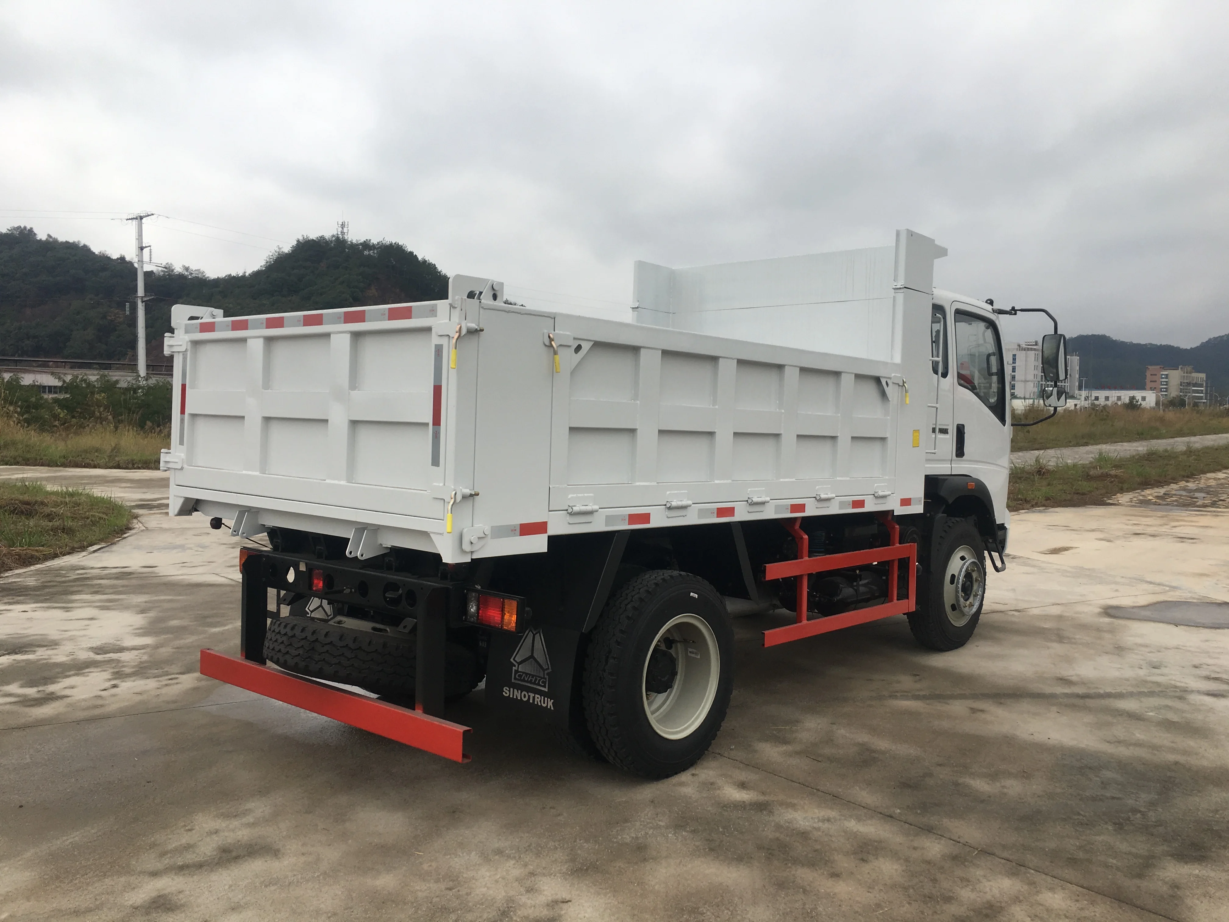 SINOTRUK HOWO 15-тонный самосвал 15 м3 15-кубический метр для продажи