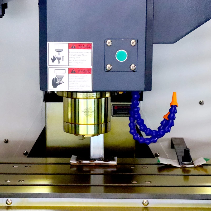 Taiwan Spindle linear guide CNC milling machine VMC640 with Siemens CNC controller