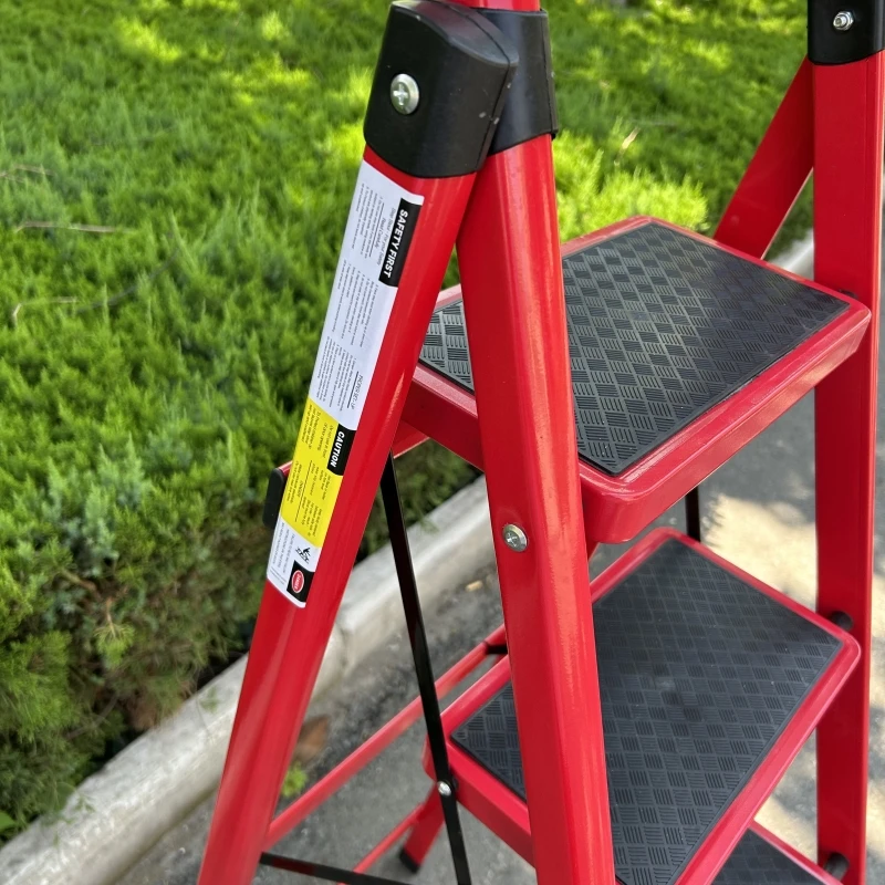 Mexico Steel Foldable Steps Ladder Stool Portable Household Metal  Step Ladder supplier