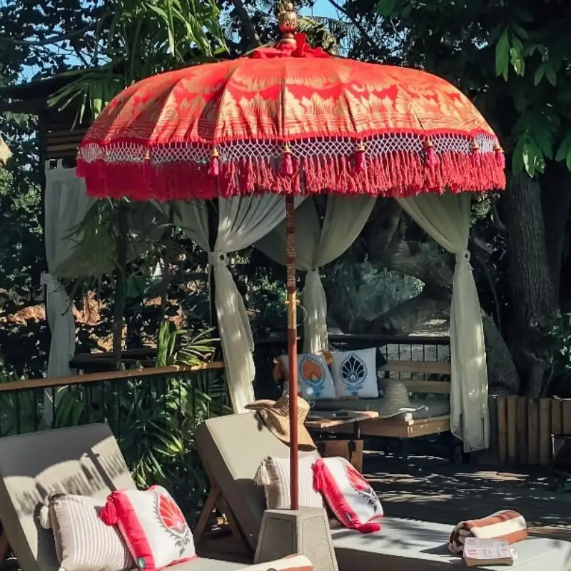 Custom Boho Wooden Pole Small Outdoor Sun Parasol Premium Canvas Fringed Garden Patio Yard Umbrella for Shop Restaurant Hotel